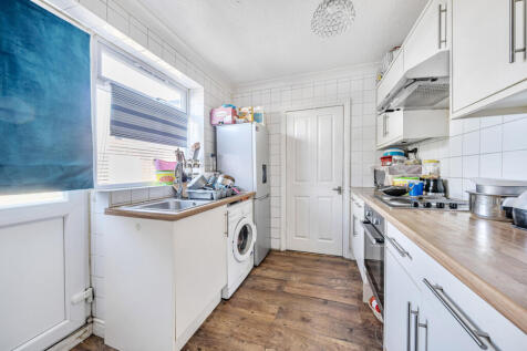 1318758-15-686558...