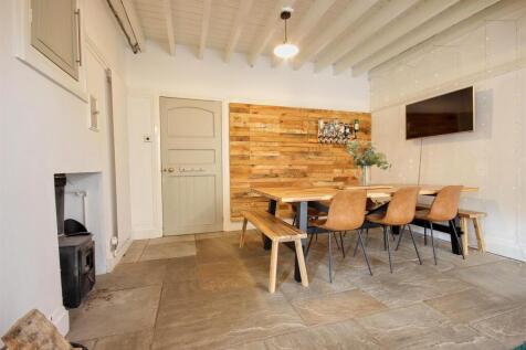 COMBINED DAY ROOM &amp; DINING KITCHEN