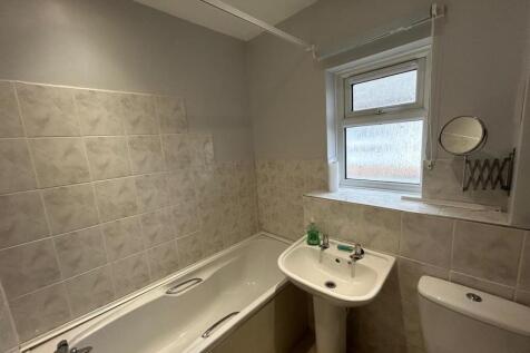 WhatsApp Image 2025-12-11 at 15.09.06 (1).jpeg