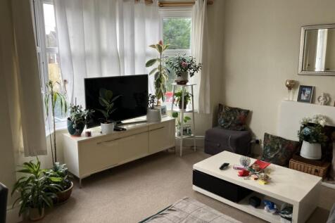 New lounge pic 2.jpg