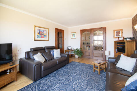 Lounge to Dining Kitchen