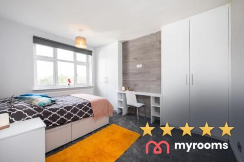 Lovely Double Room with Private Garden Views | 5 Mins to Tube