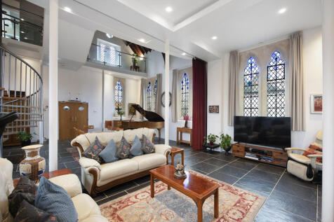 Sitting/Dining Room