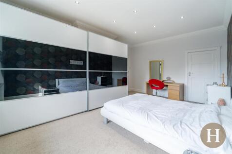 7 bed, 3 bath Detached in Birmingham - Photo 40
