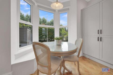 6 Bed, End Terrace, Silsden