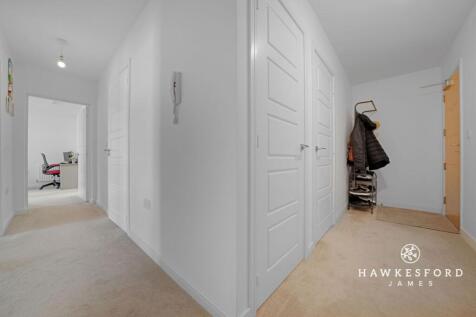Hedley House, Sittingbourne - Entrance hall