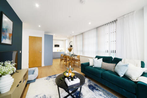 A pet-friendly one bedroom home on the doorstep of the Chinese Quarter and Gay Village. With on-site amenities and resident events, call this new neighbourhood home.