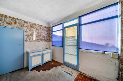 1385560-9-6927a54...