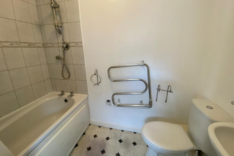 BATHROOM 2.png