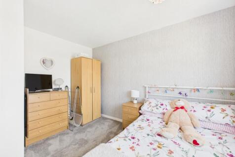 CAM03729G0-PR0064-STILL034