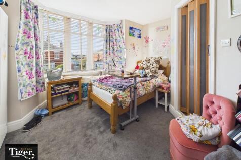 CAM02176G0-PR0757...