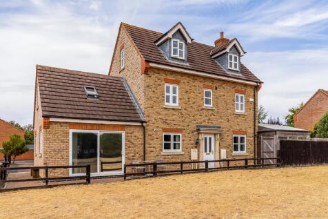 12 Livingstone Drive (Spalding)-5.jpg