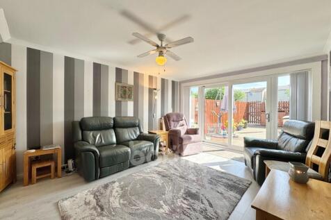 Sundrum Place, Kilwinning lounge