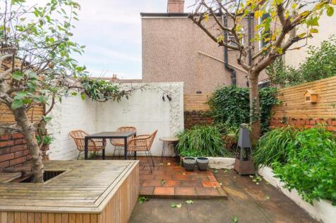 8V8ARD - External B.jpg