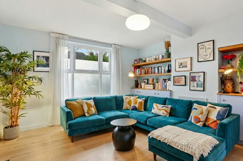 Hall Drive Alt. Living Room Layout