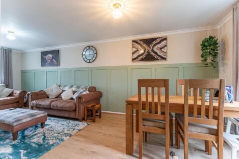 Living Room/Dining Room