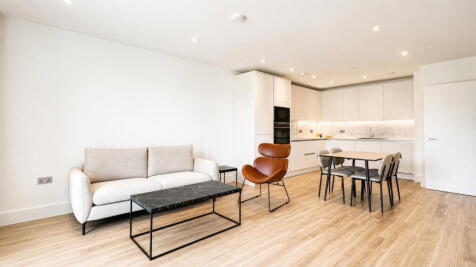 **Move In For As Little As £3,334 - contact agent for more details** - Available immediately, this spacious third-floor apartment offers 764 sq ft of contemporary accommodation, two bedrooms, two ba