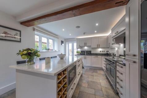 001-Dining Kitchen-001.JPG