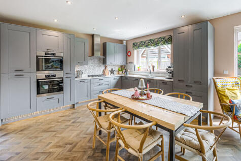 Kitchen/dining ro...