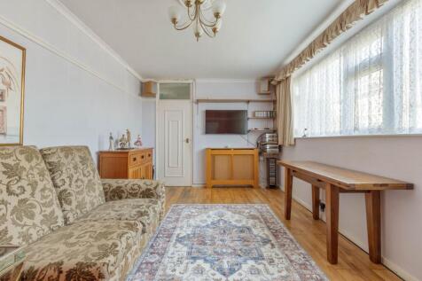 9 Shirley Lodge, SE26 - 3.jpg