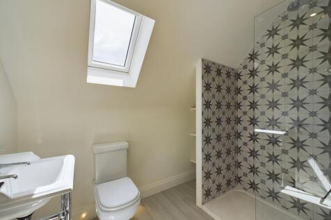 CAM02136G0-PR0041-STILL019