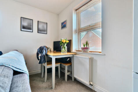 1282425-5-6825d96...