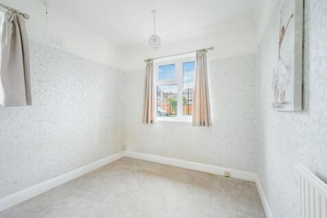 OAKLEY GARDENS, (4).jpg