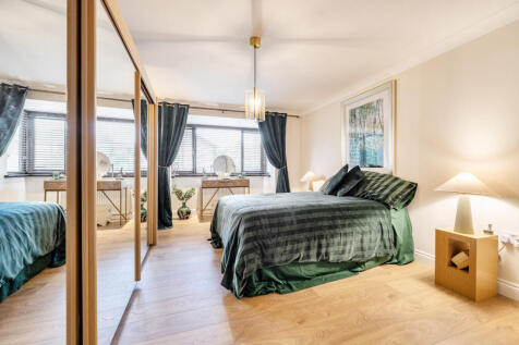 1369558-15-68ee57...