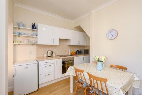 KITCHEN / DINING 2