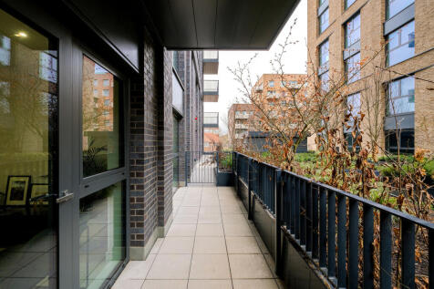 9 courtyard