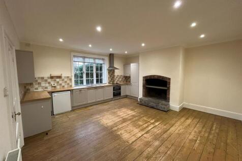 WhatsApp Image 2025-12-04 at 13.12.27 (1).jpeg