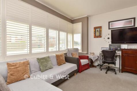 Kitchen /Living Room