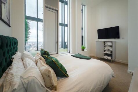 3 bed, 3 bath Penthouse in Manchester - Photo 24