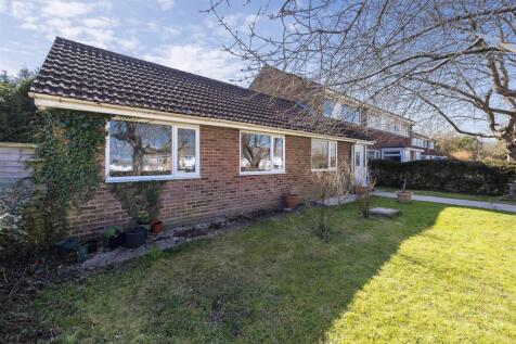 7 Stanley Close, TN12 0TA 002.jpg