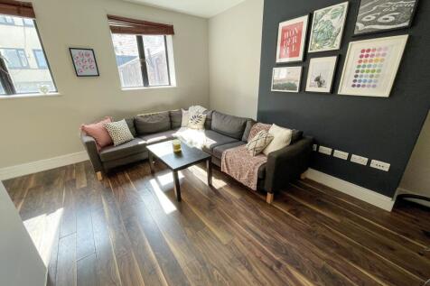 1 Bedroom House in L1 5AS