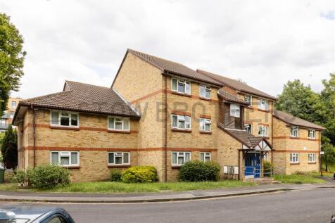 This bright and contemporary two-bedroom apartment is set on the second floor of a peaceful low-rise development, ideally located close to the excellent amenities of Highams Park and the vast greenery