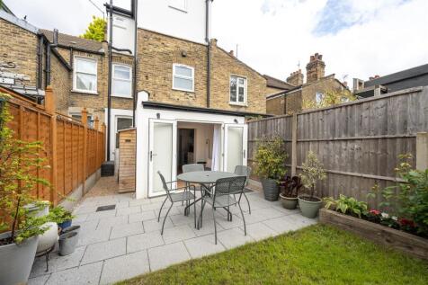 Tweedmouth Road, E13