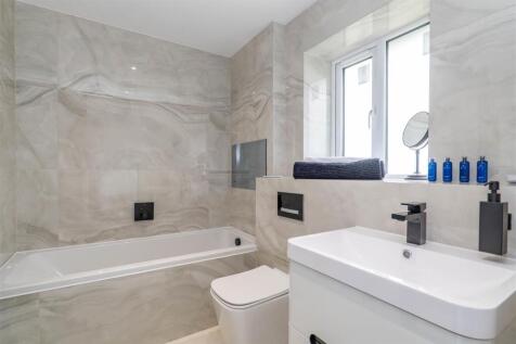 Bedroom Four Ensuite