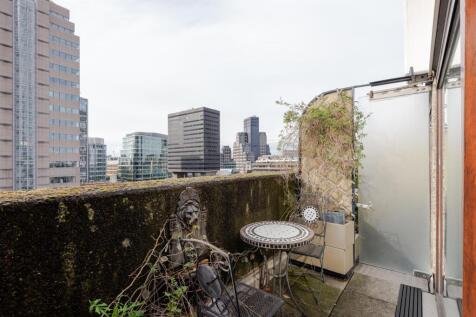 184 Andrewes House-1.jpg