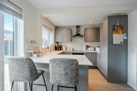 1387857-8-693ad82...