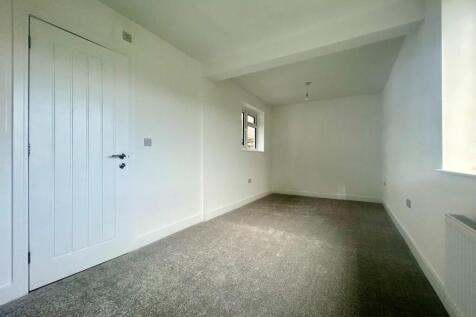 Bedroom 1 ensuite.jpeg