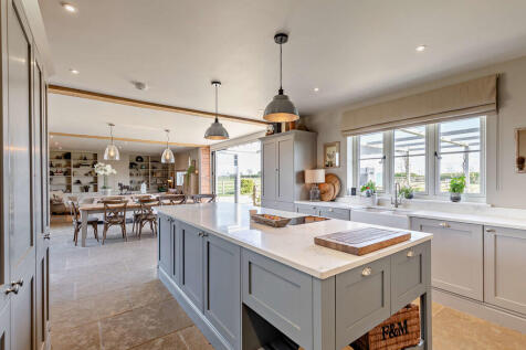 8644635-interior1...
