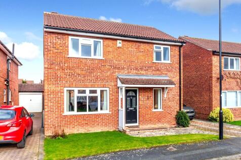 3 Paddock Close - Front