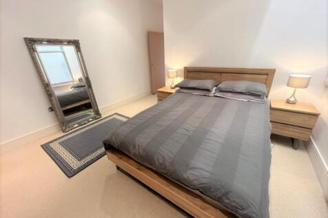 Mater bedroom