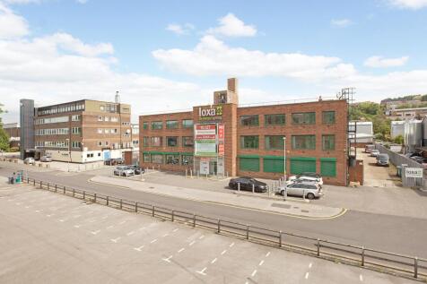 Office to rent in woodhouse