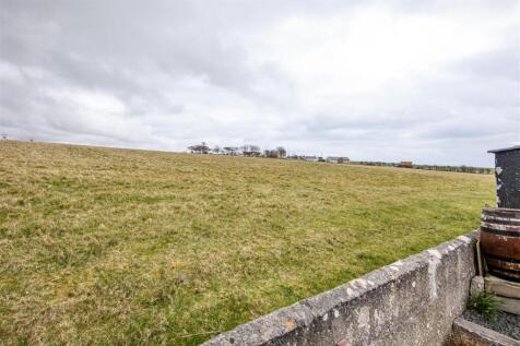 REAR VIEW TO FIELD