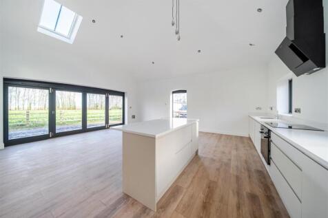 Open-plan kitchen / living room