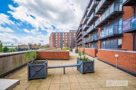 Belvoir! Birmingham Central are proud to present this studio apartment located within the much sought after development of Latitude.