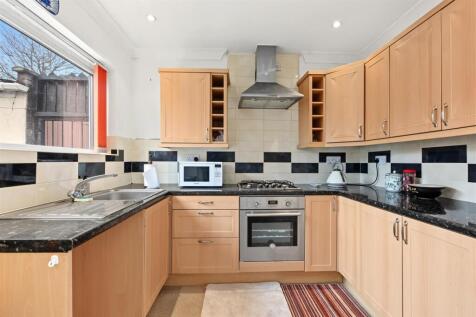 Kitchen_2.jpeg