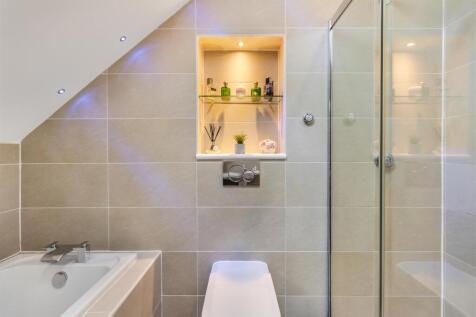 4 bed, 2 bath Detached in Glasgow - Photo 31